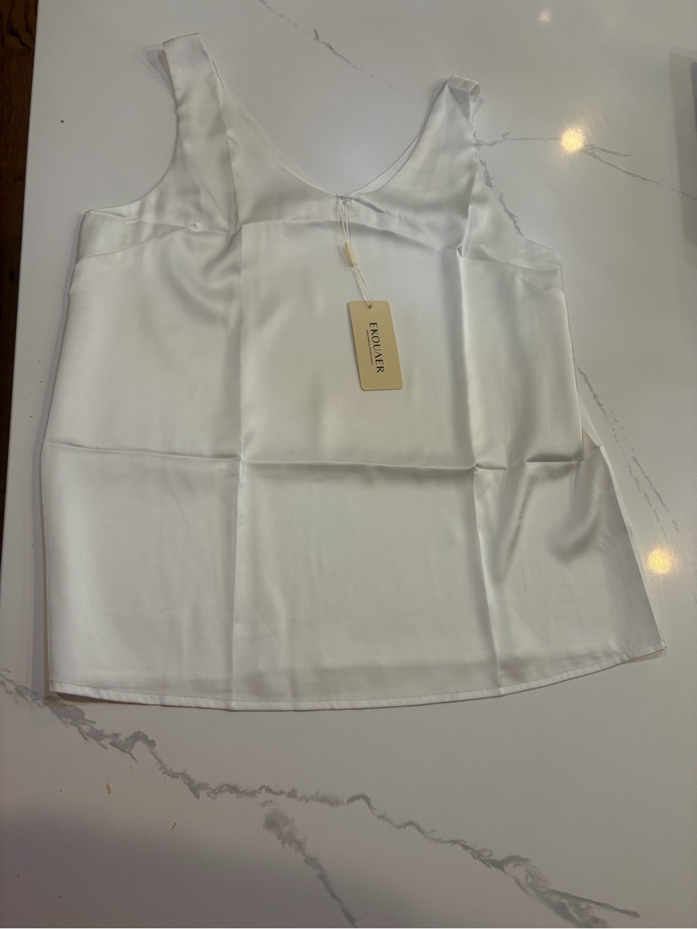 Ekouaer White Satin V-Neck Wide-Strap Camisole Top - Size Medium